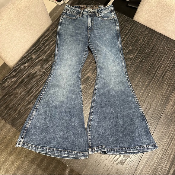 Wrangler Denim - Wrangler Retro High Rise Flare Blue Jeans, Size 27